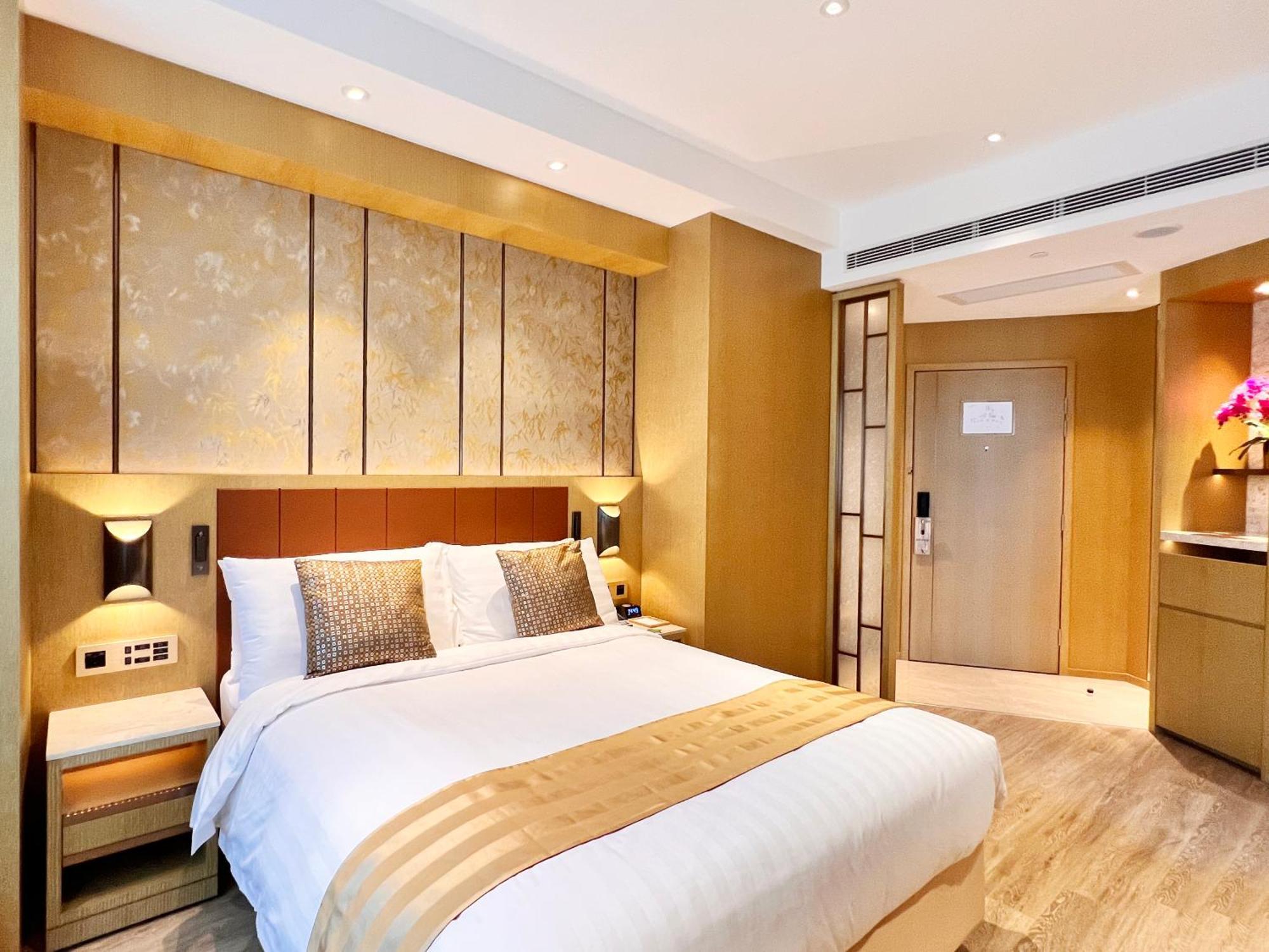 Grand Dragon Hotel Macau Exterior photo