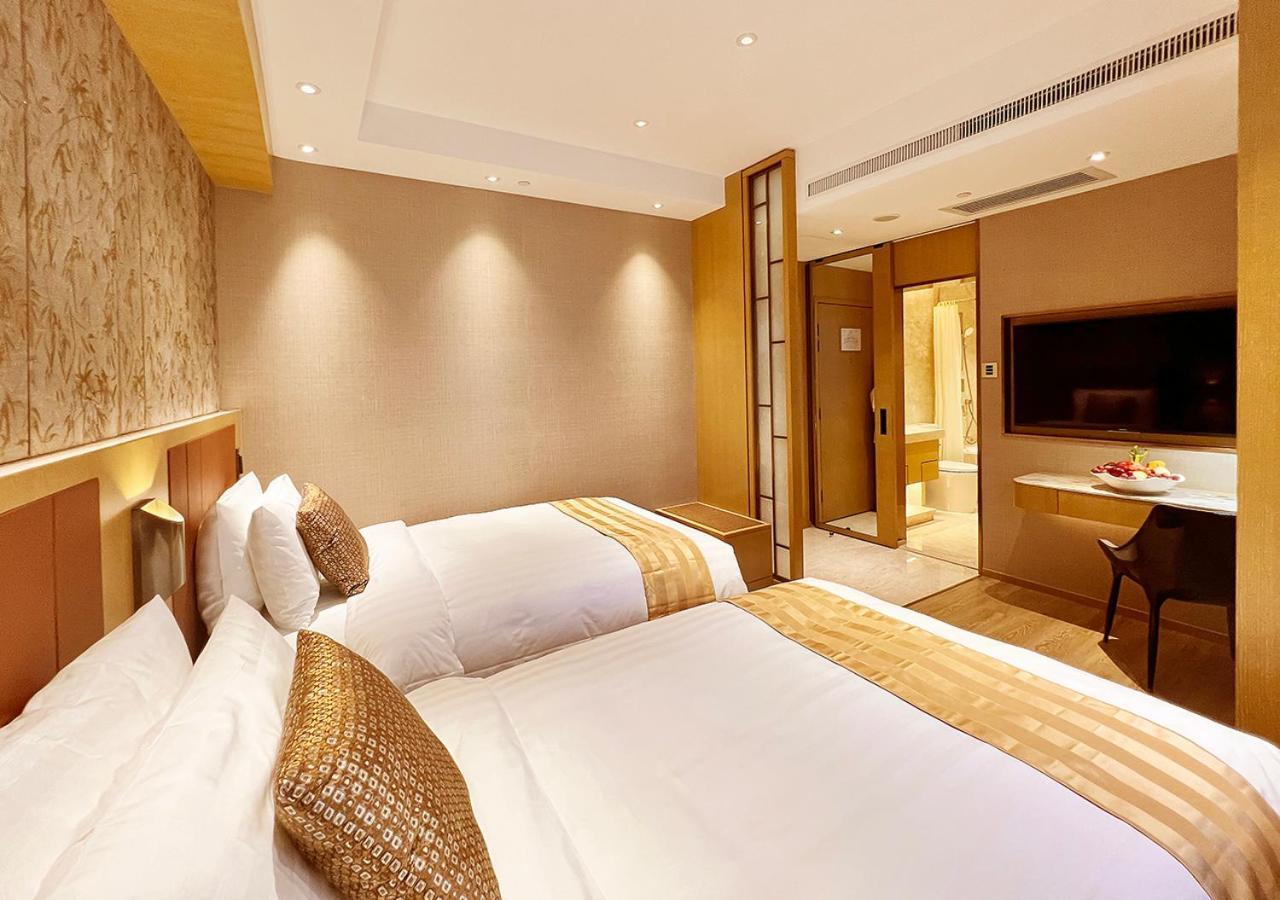 Grand Dragon Hotel Macau Exterior photo
